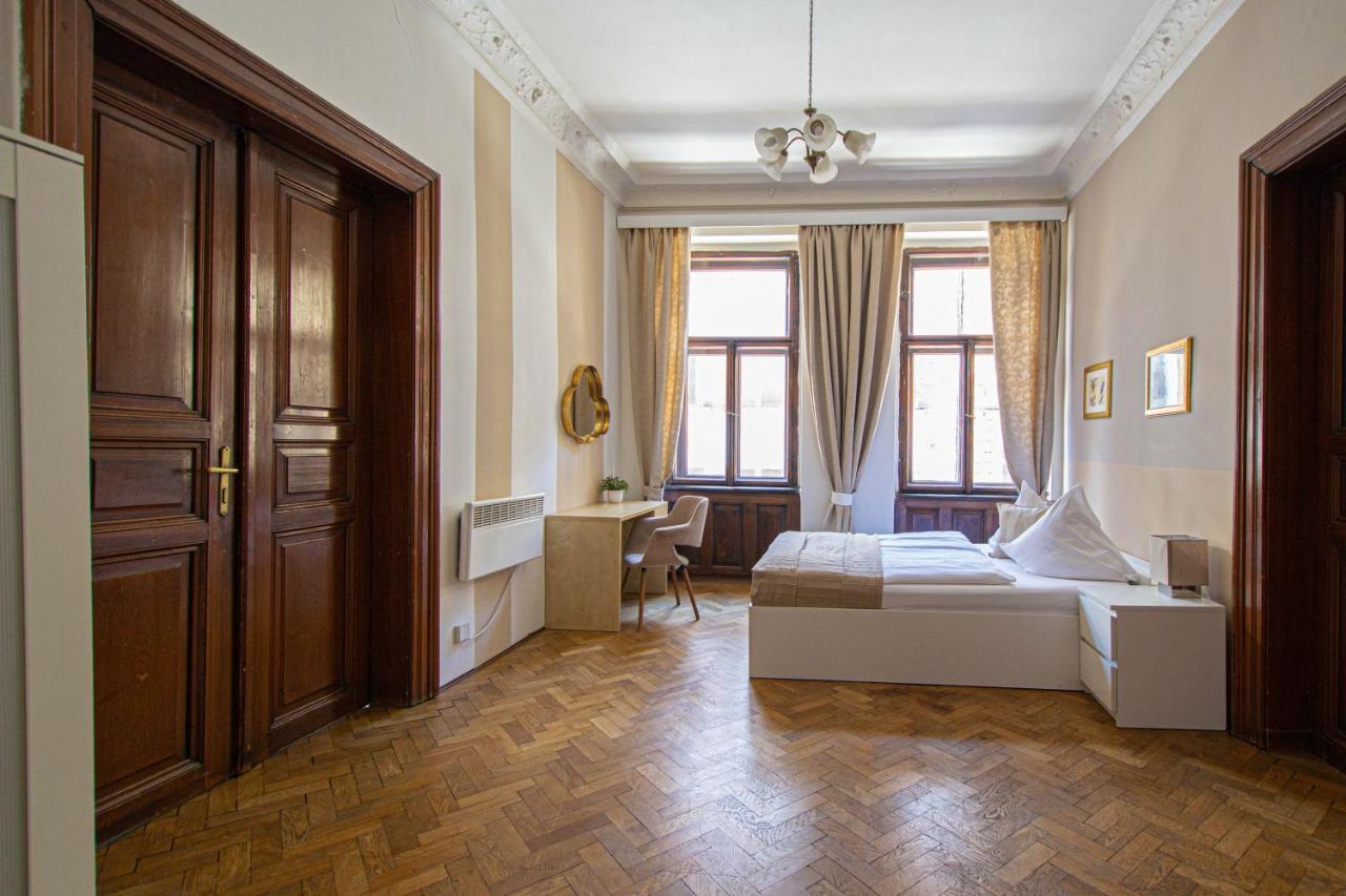 For Celebrations Spacious 3Bdr Apartment With Balcony Prag Exterior foto