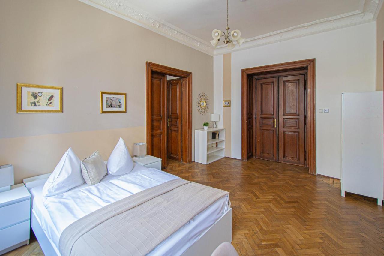 For Celebrations Spacious 3Bdr Apartment With Balcony Prag Exterior foto