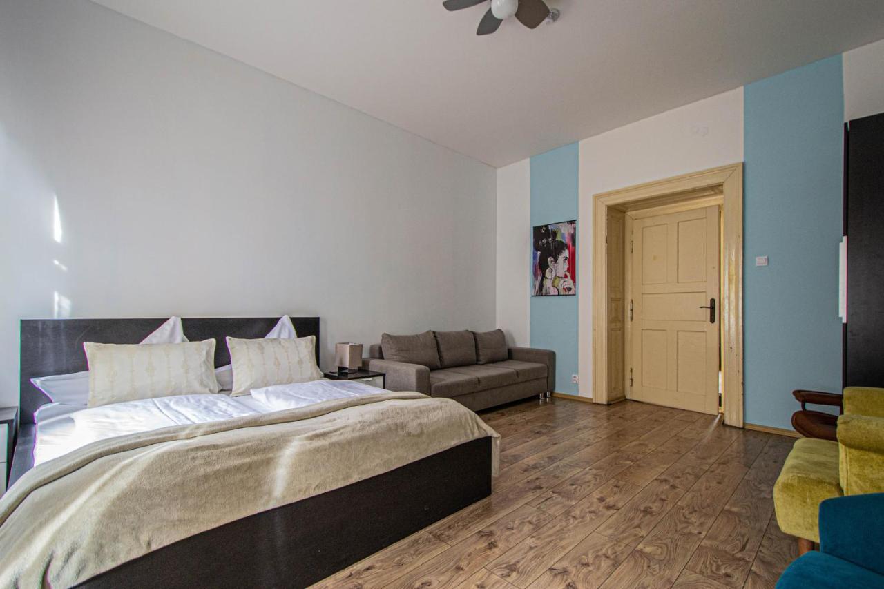For Celebrations Spacious 3Bdr Apartment With Balcony Prag Exterior foto