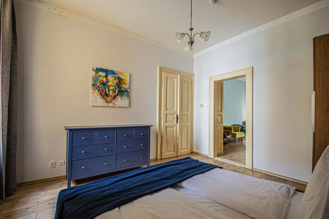 For Celebrations Spacious 3Bdr Apartment With Balcony Prag Exterior foto