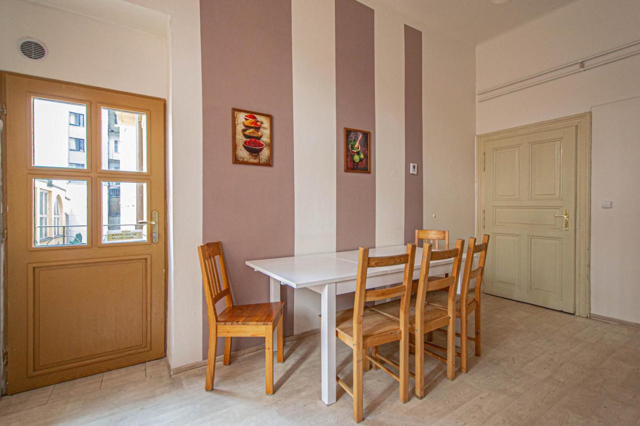 For Celebrations Spacious 3Bdr Apartment With Balcony Prag Exterior foto