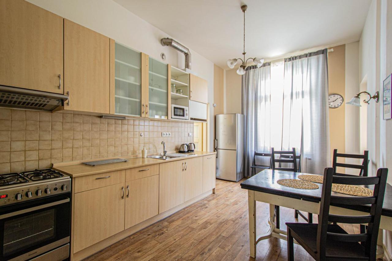 For Celebrations Spacious 3Bdr Apartment With Balcony Prag Exterior foto