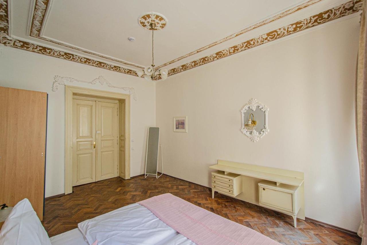 For Celebrations Spacious 3Bdr Apartment With Balcony Prag Exterior foto