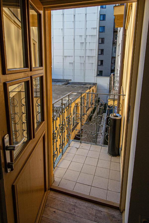 For Celebrations Spacious 3Bdr Apartment With Balcony Prag Exterior foto